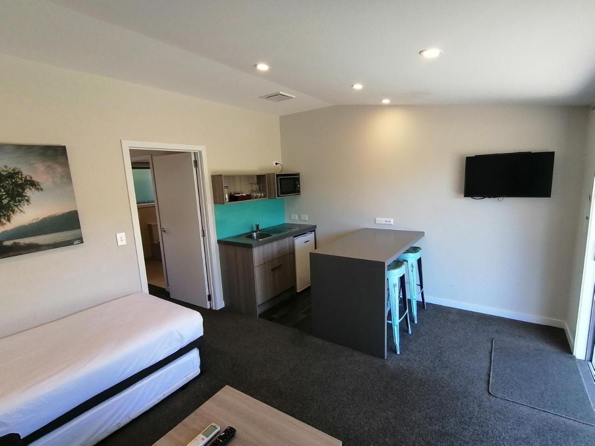 Edgewater Motel Te Anau Exterior foto