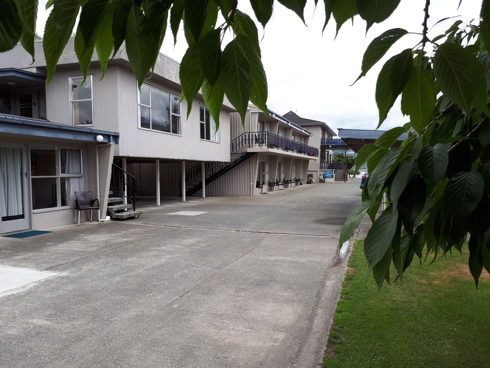 Edgewater Motel Te Anau Exterior foto
